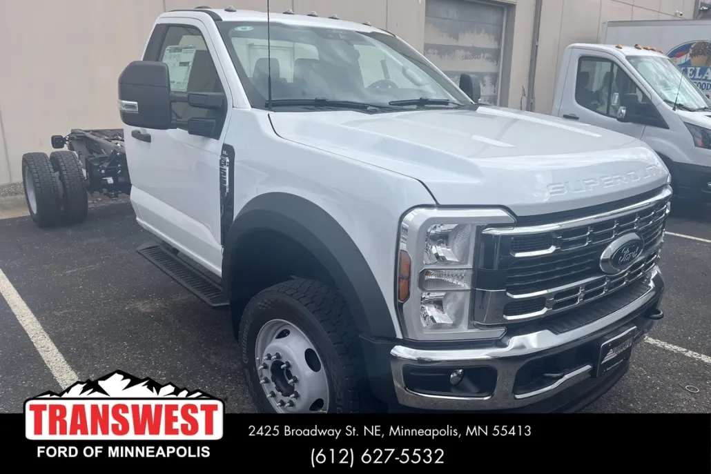 2025 Ford F-550 photo 1
