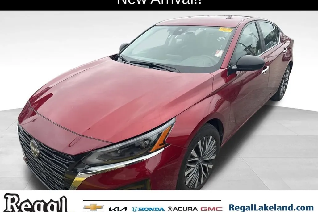 2024 Nissan Altima 2.5 SV photo 1