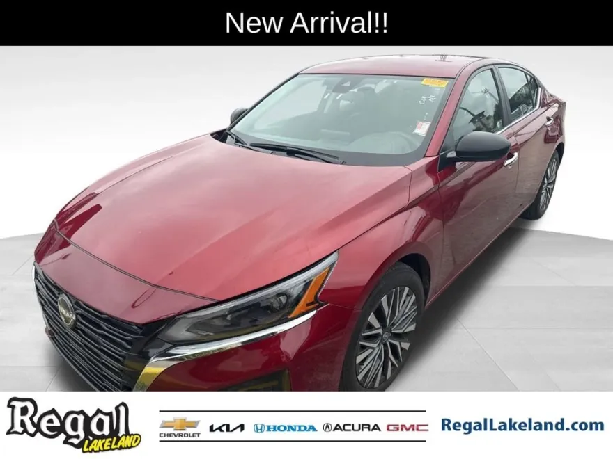 2024 Nissan Altima 2.5 SV photo 1