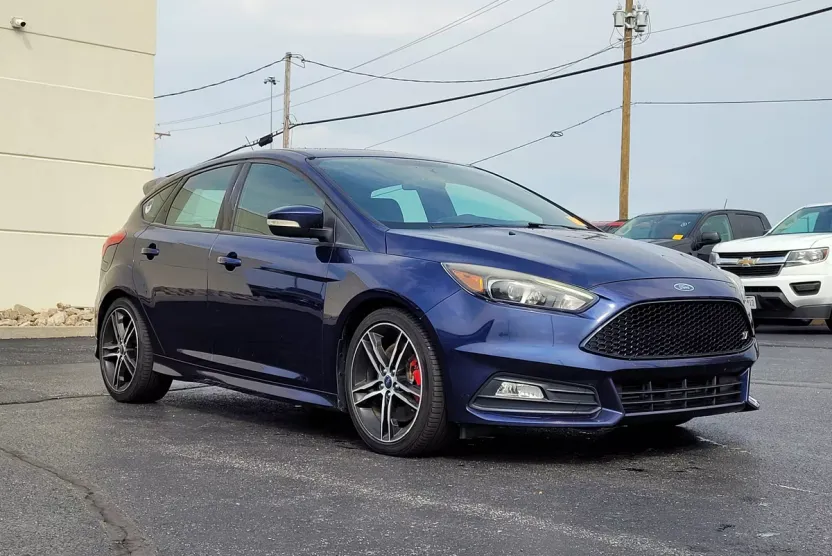 2016 Ford Focus ST photo 1