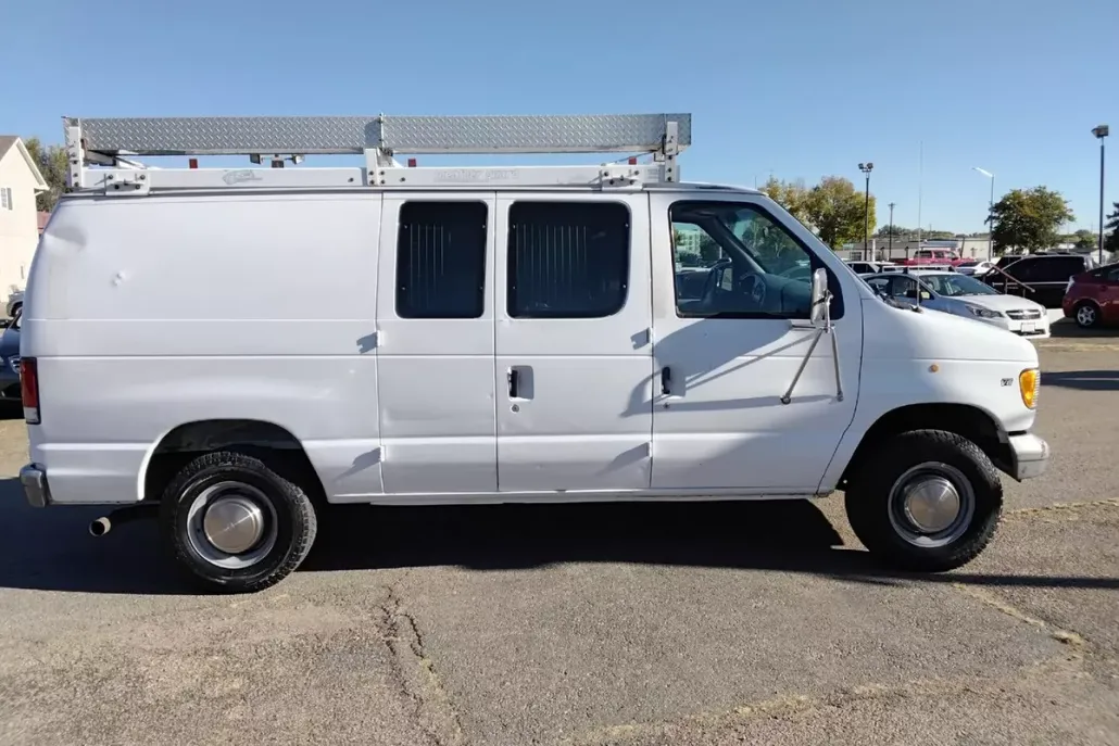 2000 Ford E-350 photo 1