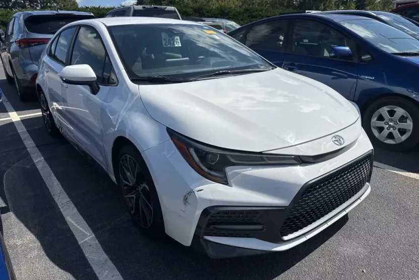 2022 Toyota Corolla SE photo 1