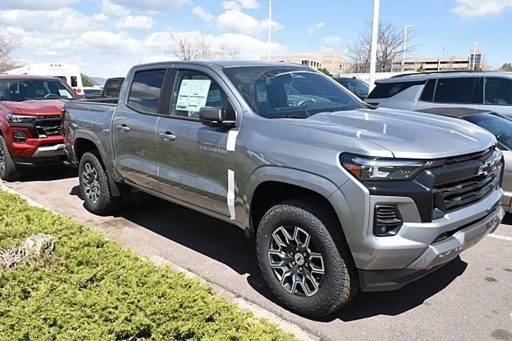 2025 Chevrolet Colorado Z71 photo 1