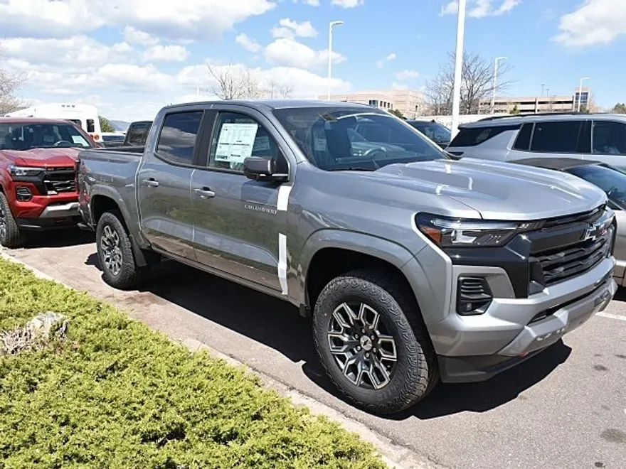 2025 Chevrolet Colorado Z71 photo 1