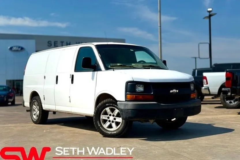 2010 Chevrolet Express 1500 Work Van Cargo photo 1