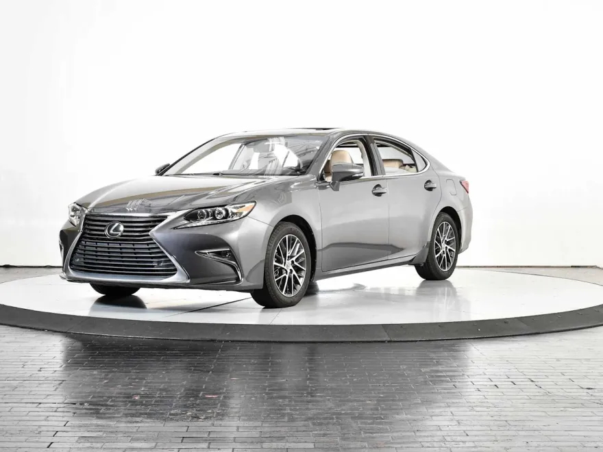 2017 Lexus ES 350 photo 1