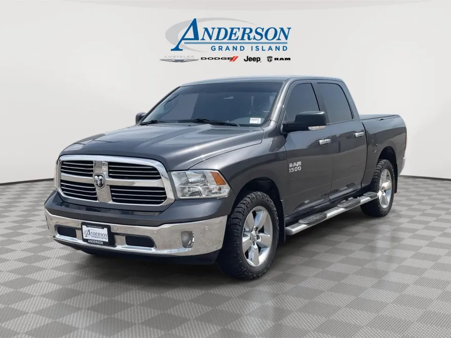 2017 Ram 1500 SLT photo 1