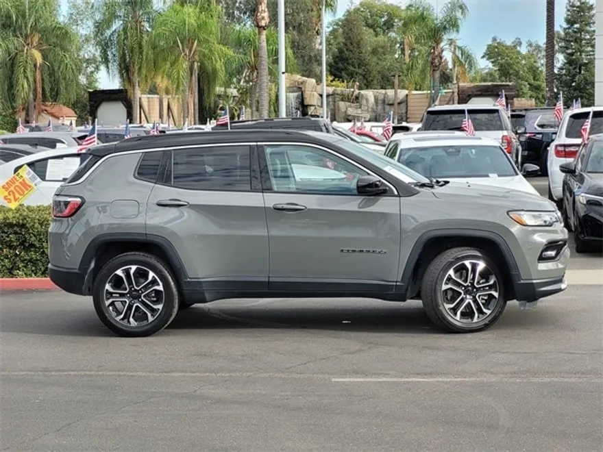 2023 Jeep Compass Limited photo 1