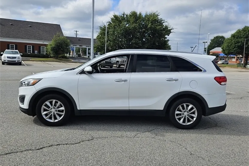 2016 Kia Sorento LX photo 1