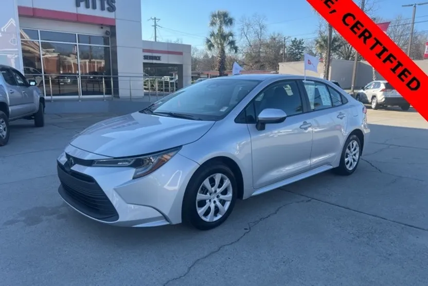 2023 Toyota Corolla LE photo 1