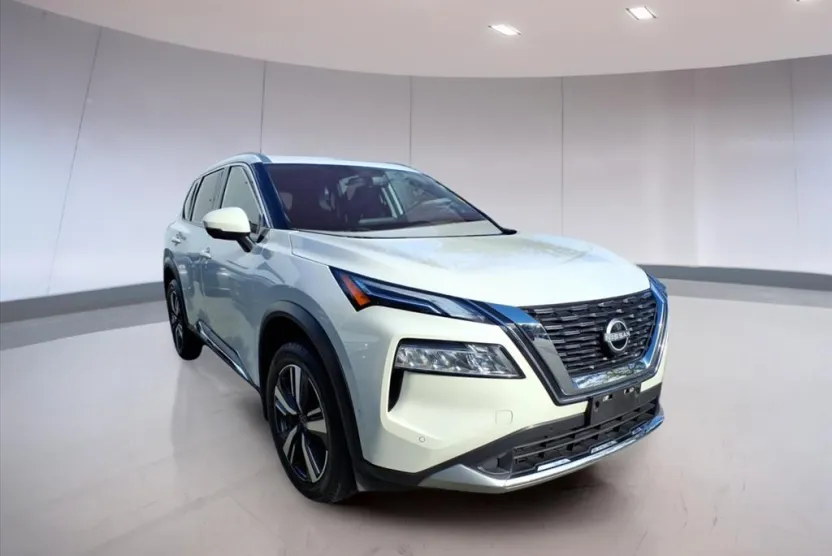 2023 Nissan Rogue Platinum photo 1