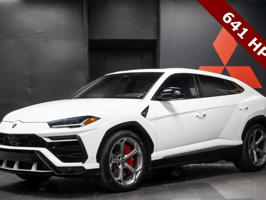 2022 Lamborghini Urus Base photo 1