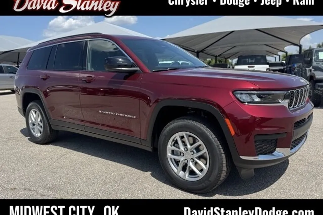 2025 Jeep Grand Cherokee Laredo photo 1