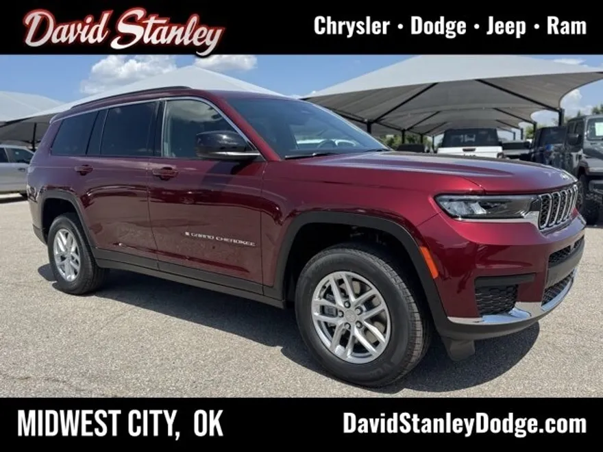 2025 Jeep Grand Cherokee Laredo photo 1