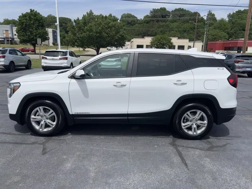 2024 Gmc Terrain SLE photo 1