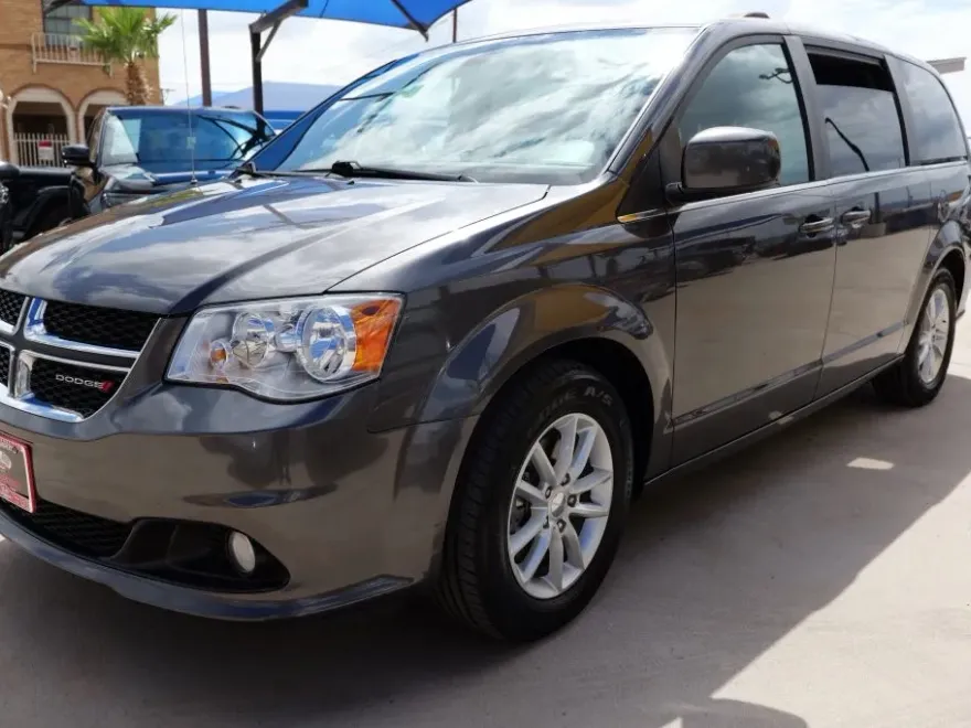 2019 Dodge Grand Caravan SXT photo 1