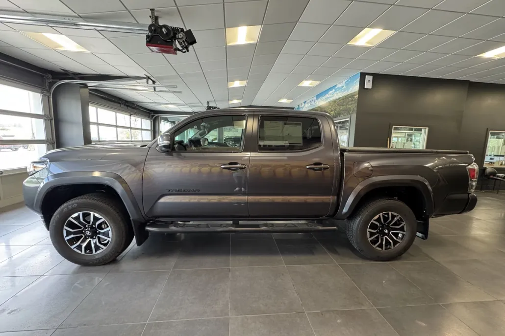2022 Toyota Tacoma Base photo 1