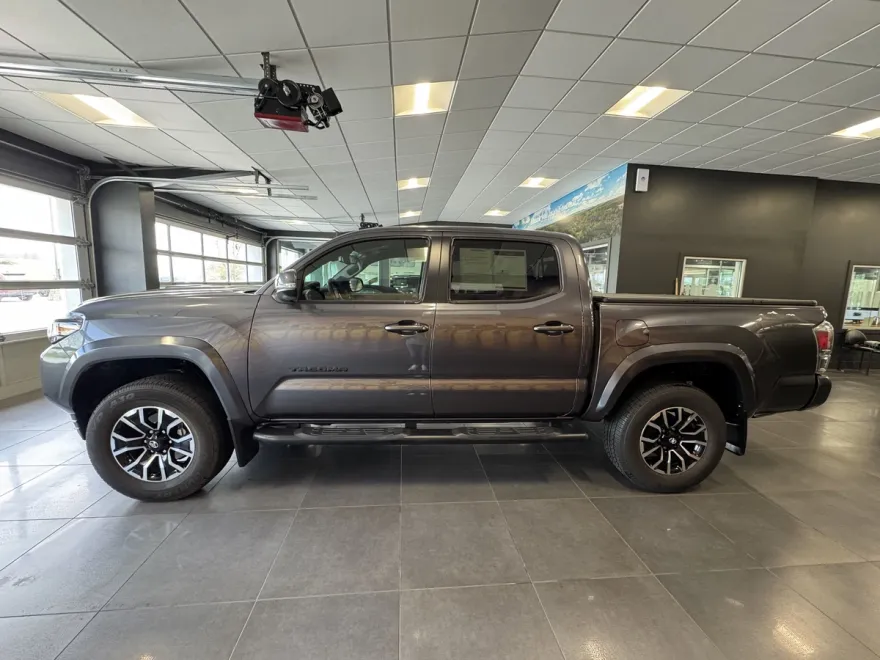 2022 Toyota Tacoma Base photo 1