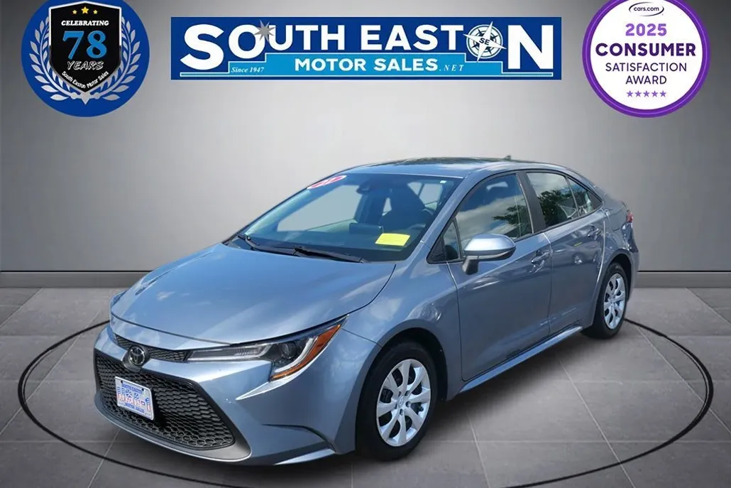 2021 Toyota Corolla LE photo 1
