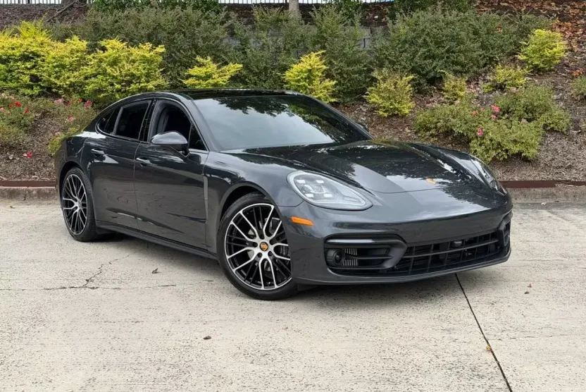2023 Porsche Panamera Platinum photo 1