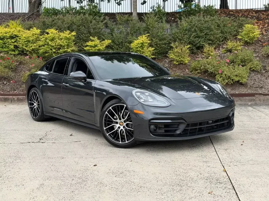 2023 Porsche Panamera Platinum photo 1