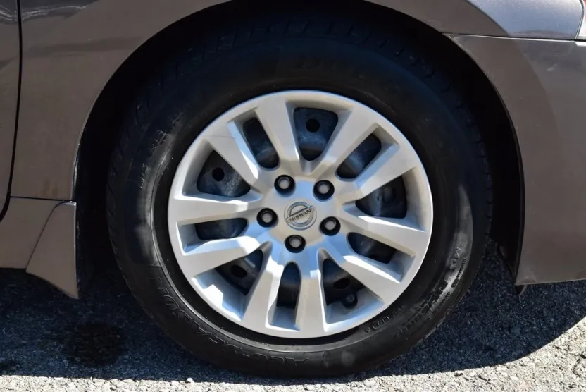 2015 Nissan Altima 2.5 S photo 1
