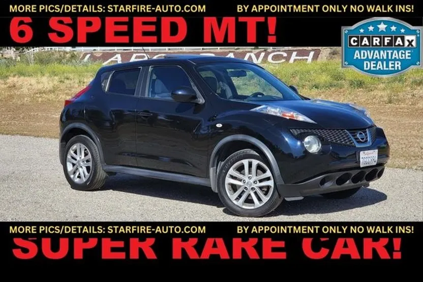 2011 Nissan Juke SV photo 1