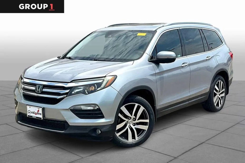 2018 Honda Pilot Touring photo 1