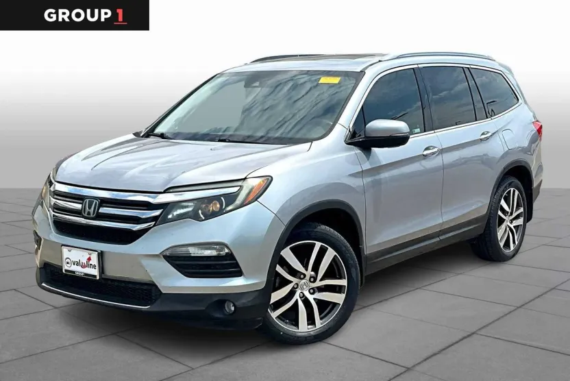 2018 Honda Pilot Touring photo 1