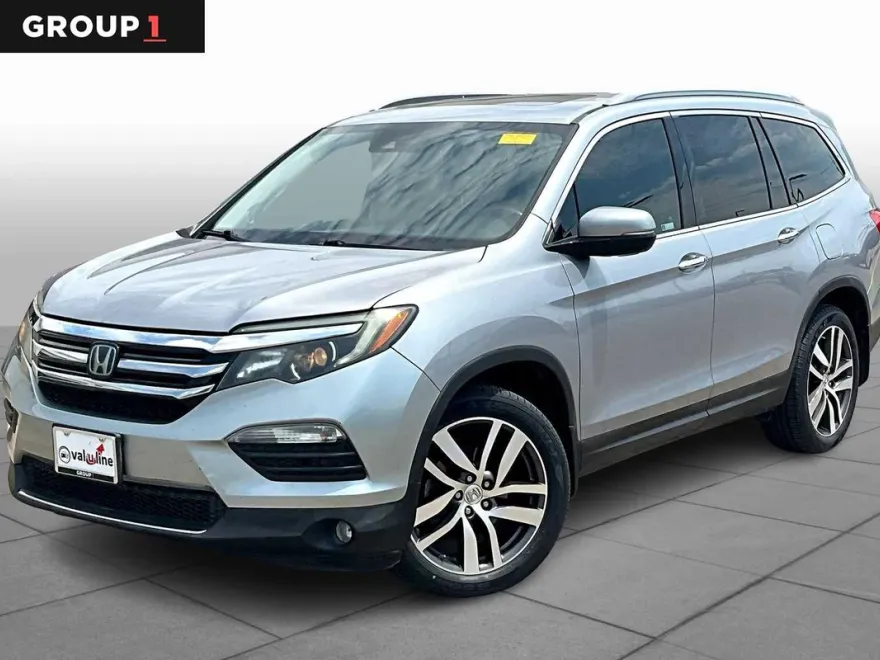 2018 Honda Pilot Touring photo 1