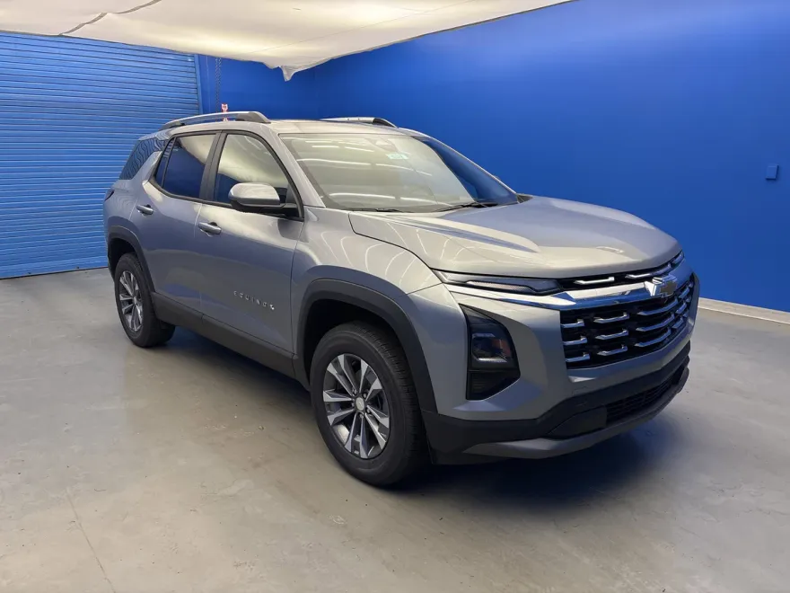 2026 Chevrolet Equinox LT photo 1