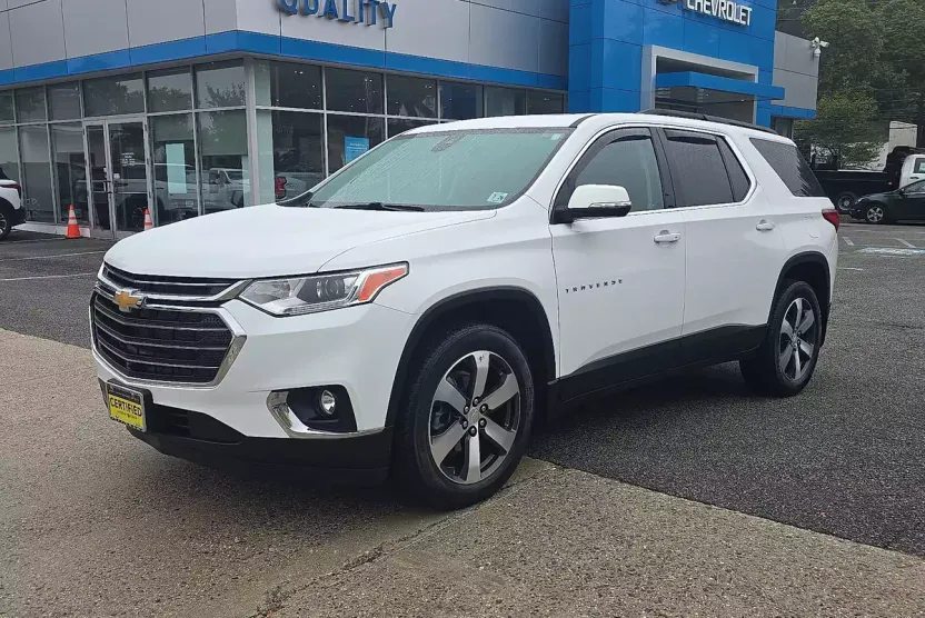 2021 Chevrolet Traverse Leather photo 1