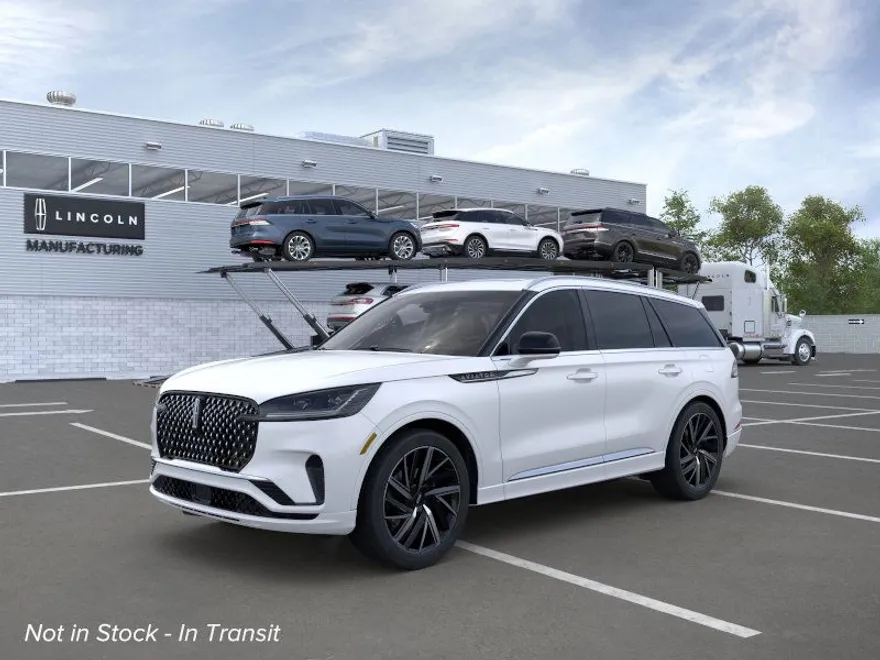 2025 Lincoln Aviator Black Label photo 1
