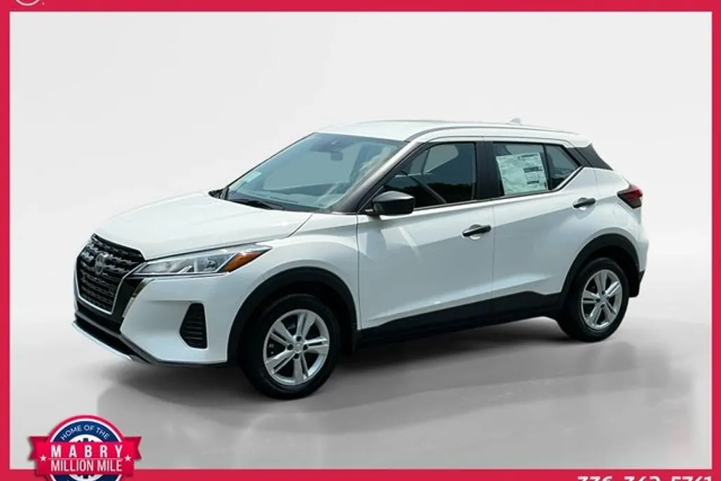 2025 Nissan Kicks Play S photo 1
