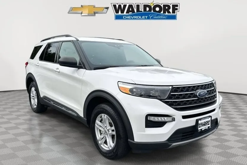 2020 Ford Explorer XLT photo 1