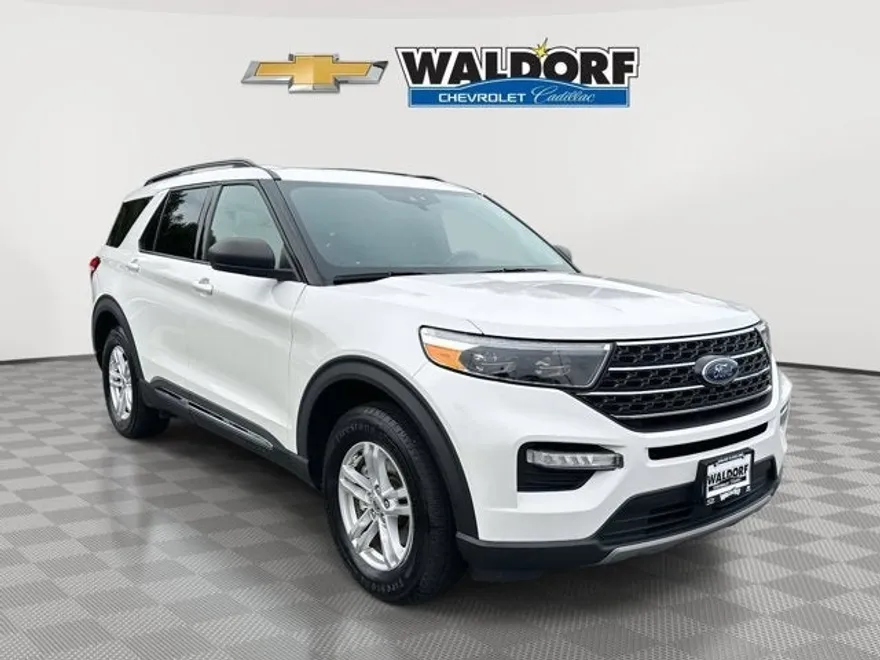 2020 Ford Explorer XLT photo 1
