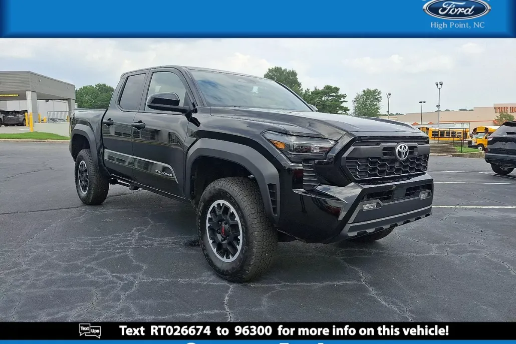 2024 Toyota Tacoma TRD Sport photo 1