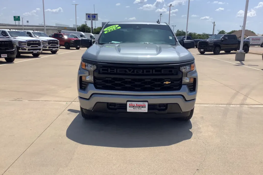 2024 Chevrolet Silverado 1500 Custom photo 1