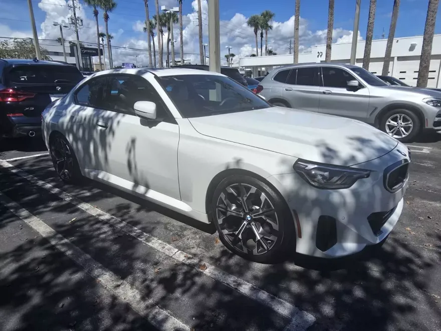 2025 Bmw 230i photo 1