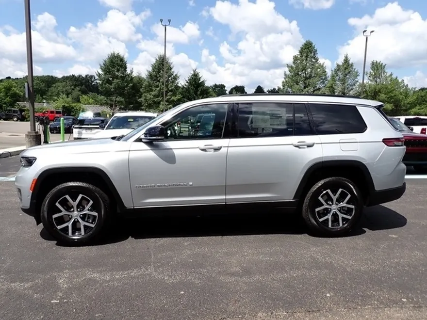 2025 Jeep Grand Cherokee Limited photo 1