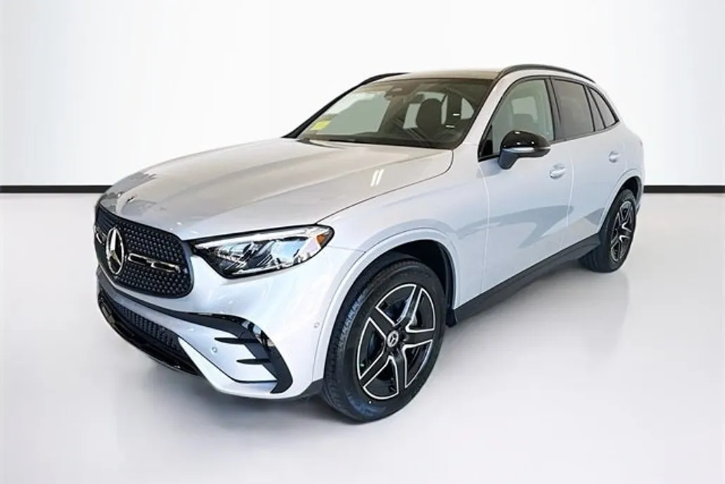2025 Mercedes Benz GLC 300 4MATIC photo 1