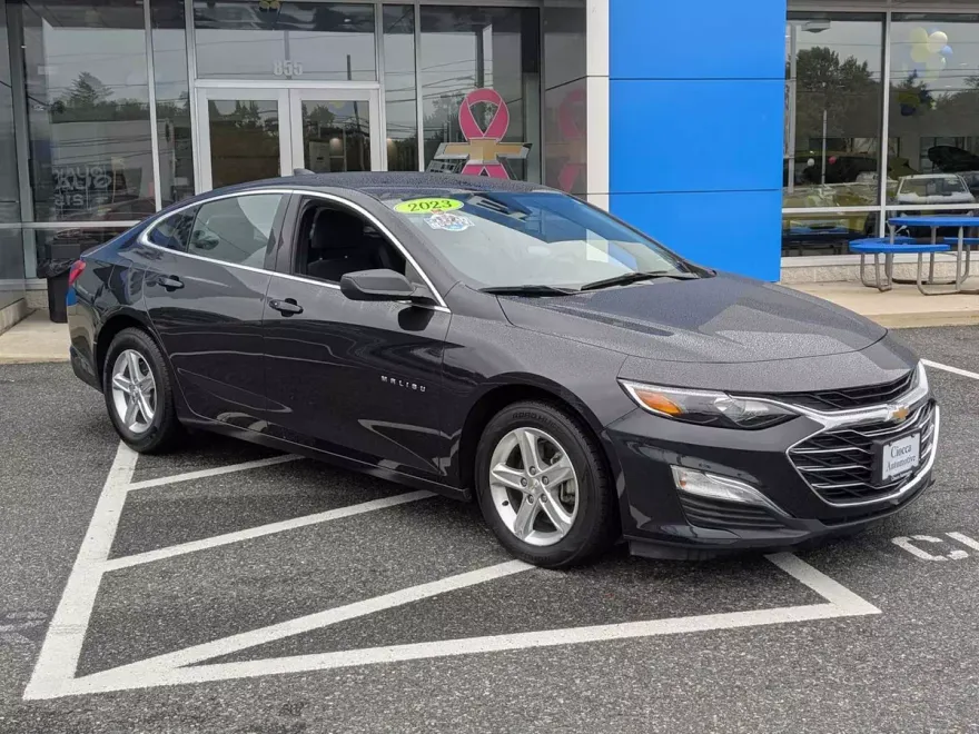 2023 Chevrolet Malibu LS photo 1