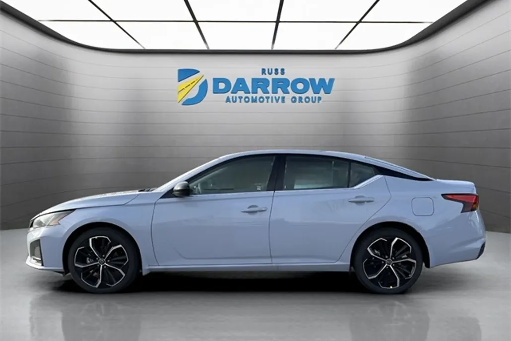 2025 Nissan Altima 2.5 SR photo 1