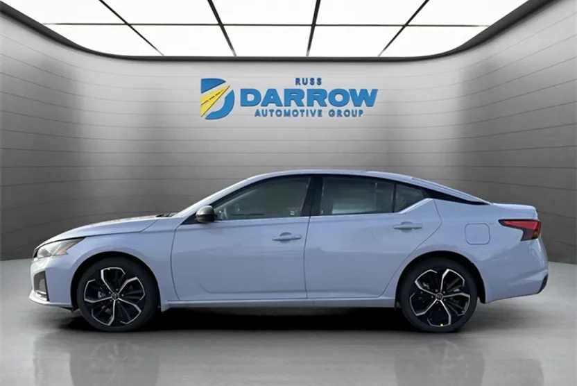 2025 Nissan Altima 2.5 SR photo 1