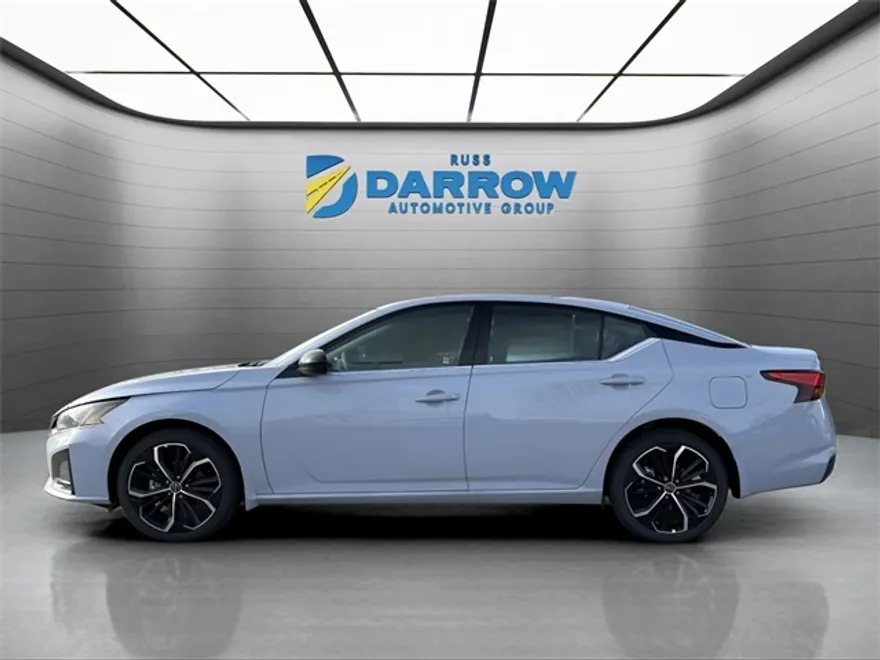 2025 Nissan Altima 2.5 SR photo 1