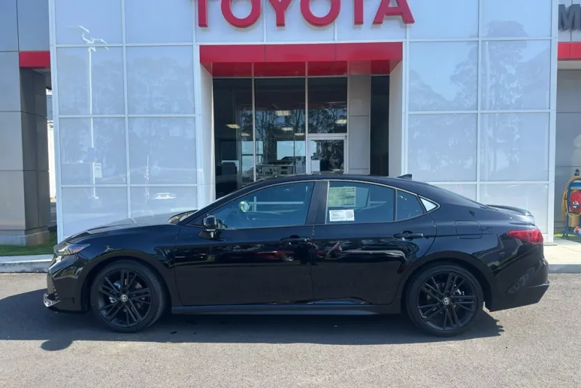 2026 Toyota Camry photo 1