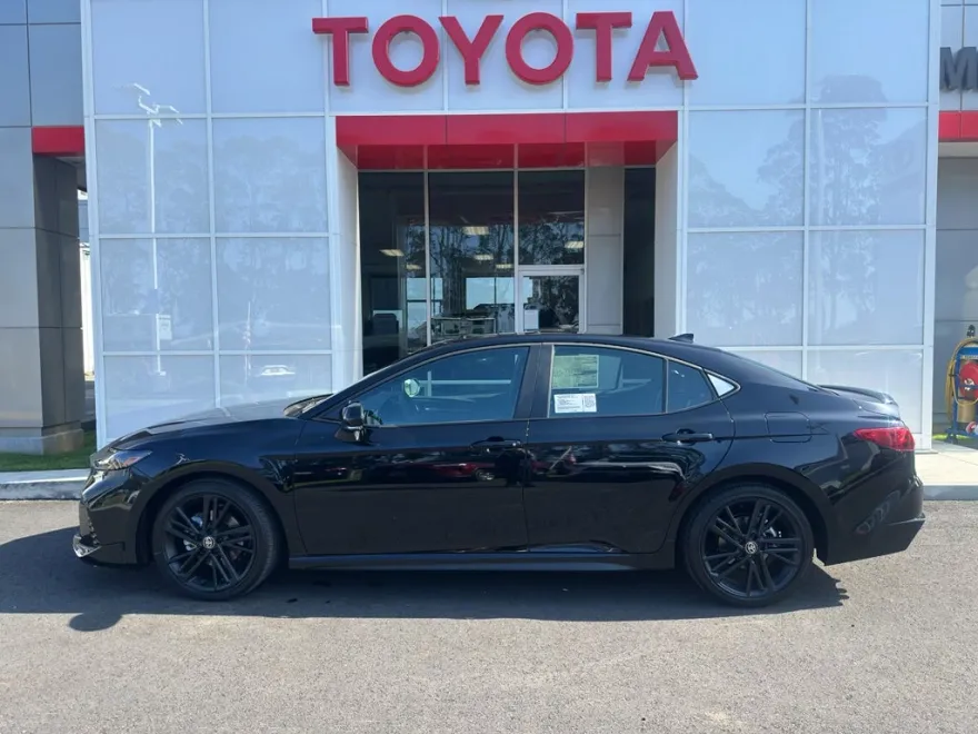 2026 Toyota Camry photo 1