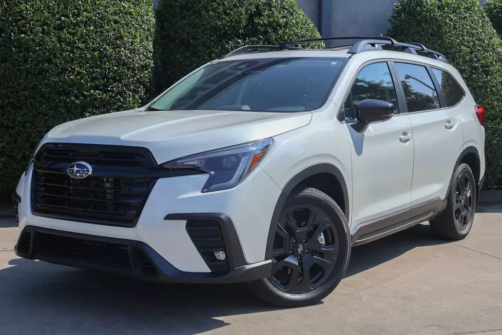 2025 Subaru Ascent Onyx Edition Touring photo 1