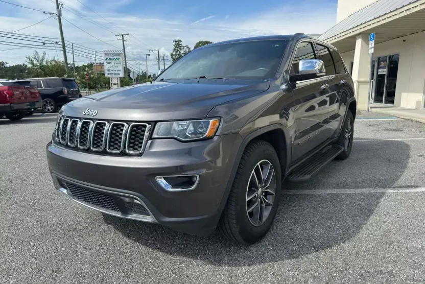 2018 Jeep Grand Cherokee Limited Sport photo 1
