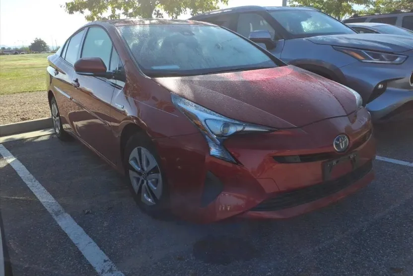 2018 Toyota Prius Four photo 1